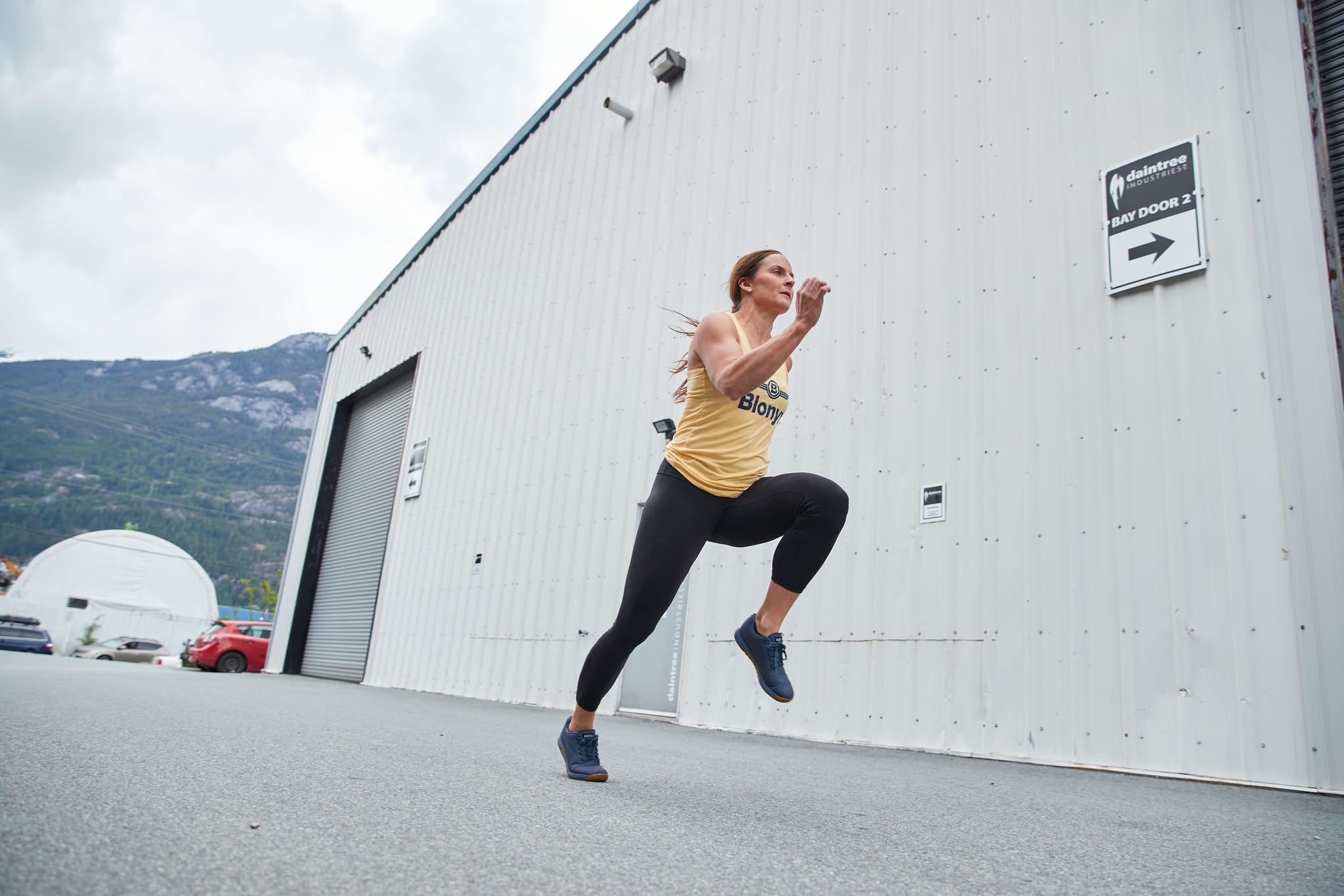 A Blonyx athlete performing HIIT training