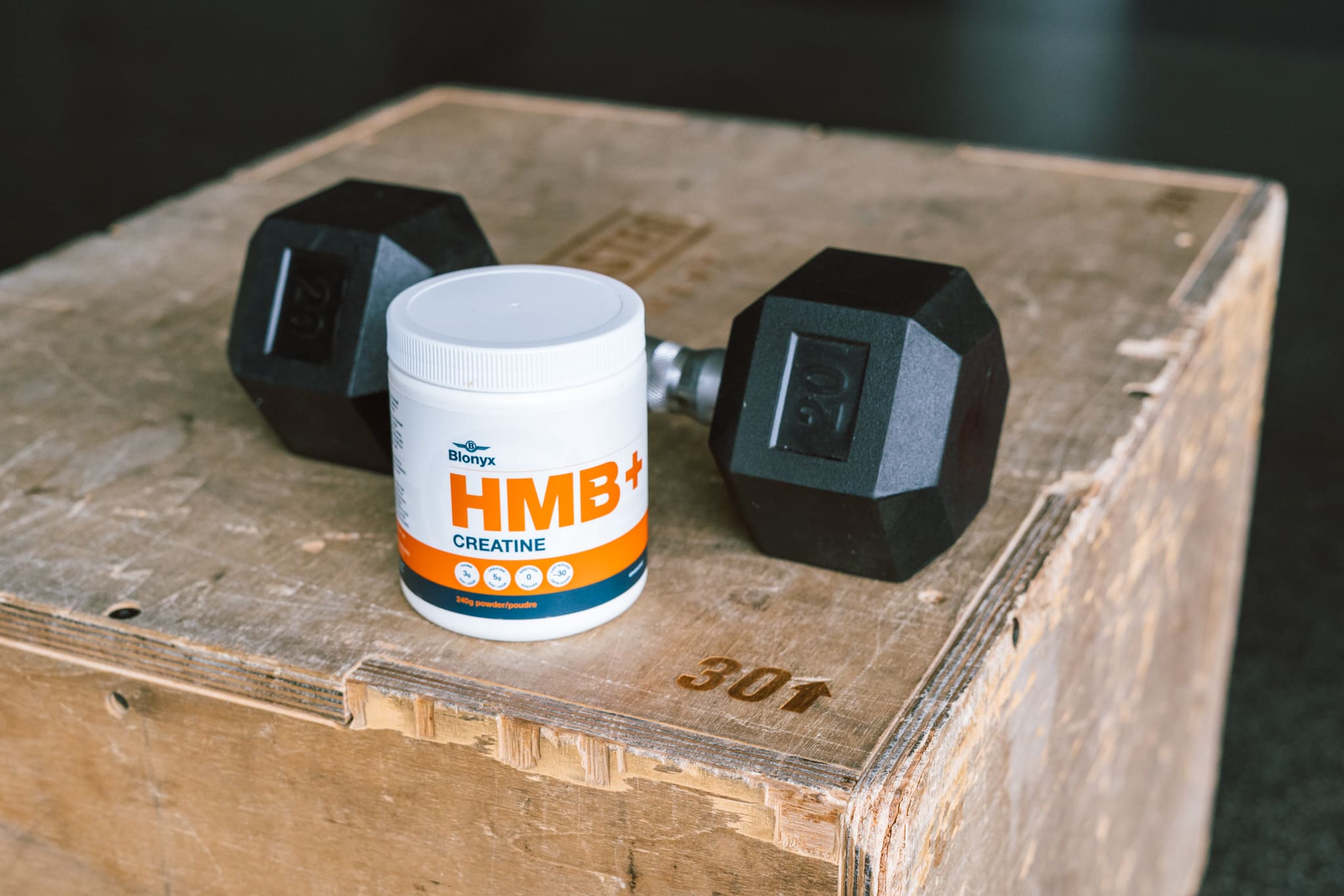 Blonyx HMB+ Creatine on a Plyo Box