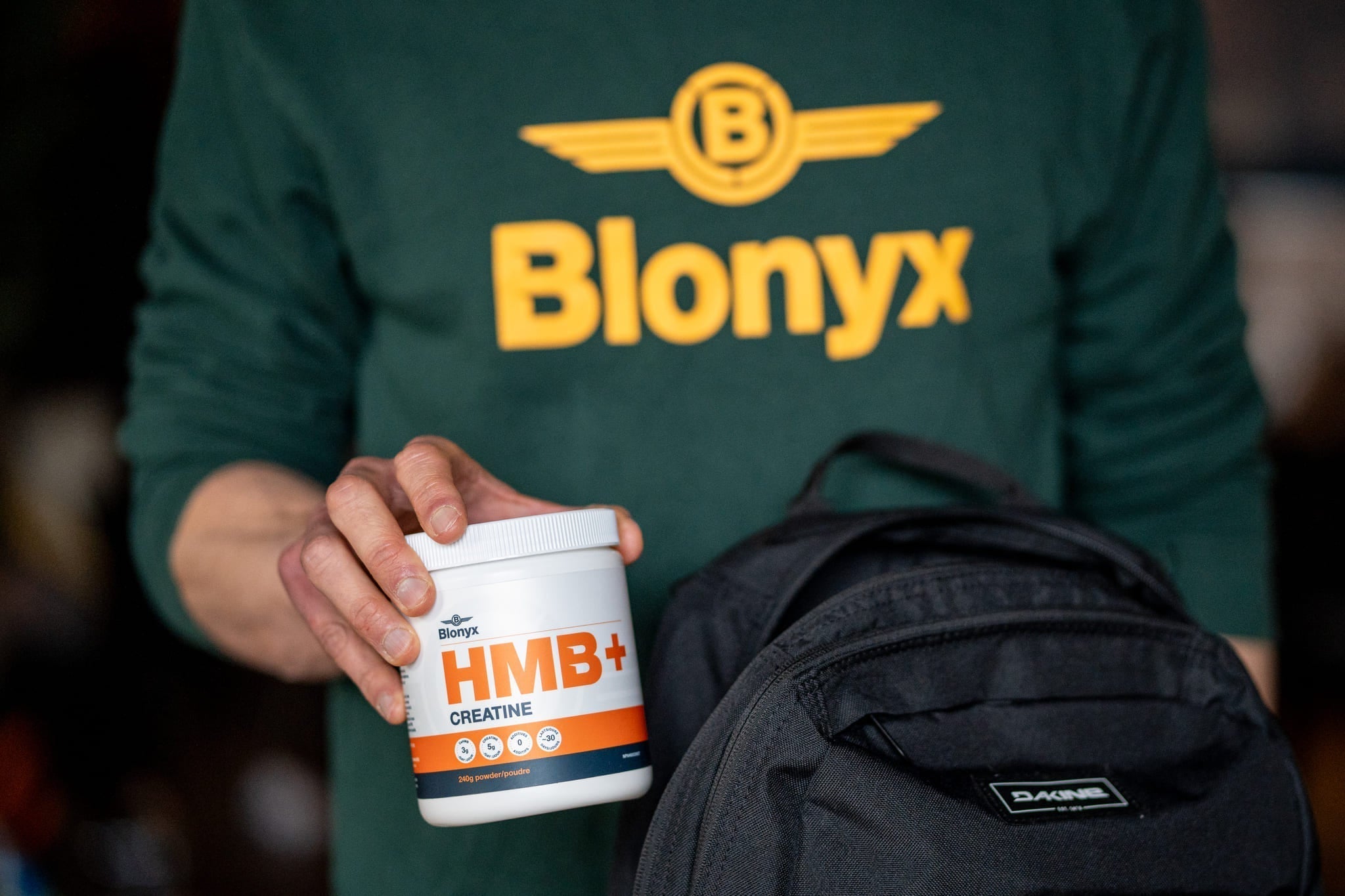 Removing Blonyx HMB+ Creatine From Backpack