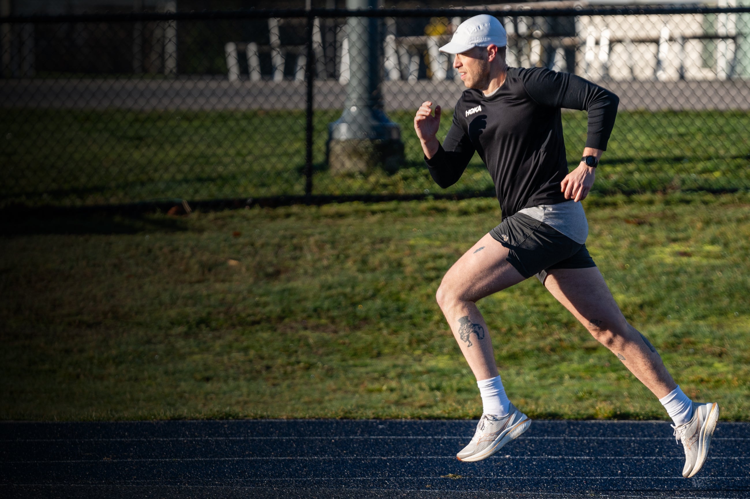 An runner sprinting on a track